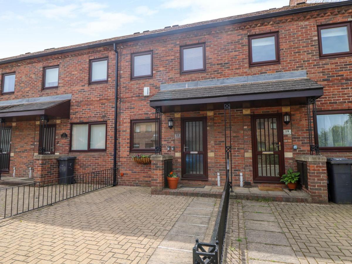 Villa 17 Fewster Way York Exterior foto