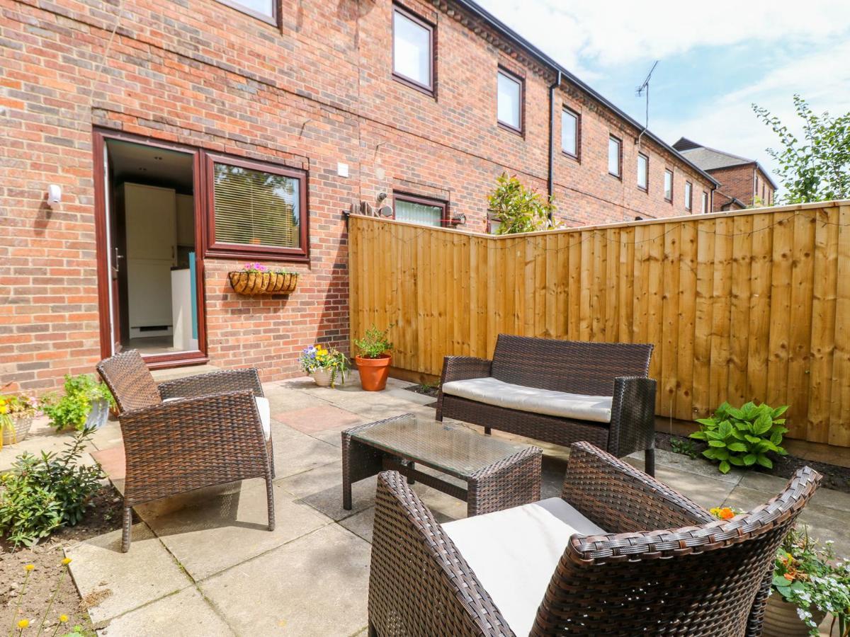 Villa 17 Fewster Way York Exterior foto